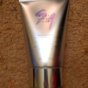 MONAT STUDIO ONE™
BLOW OUT CREAM NBU